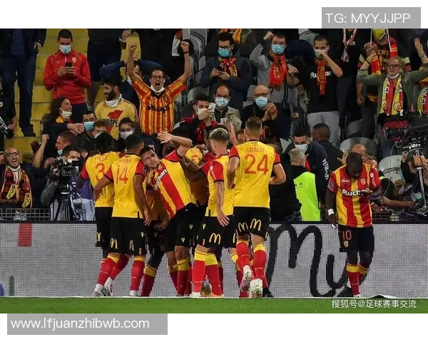 足球星秀丢球事件回顾及其对赛季影响的深度解析 足球星秀丢球事件回顾及其对赛季影响的深度解析