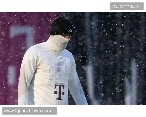 足球球星训练包的多重功能及其对提升球员技能的作用解析